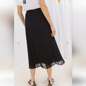 Balzac Paris Natasha Pleated Skirt Black Size 36